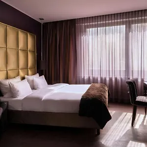 Roomers Hotel