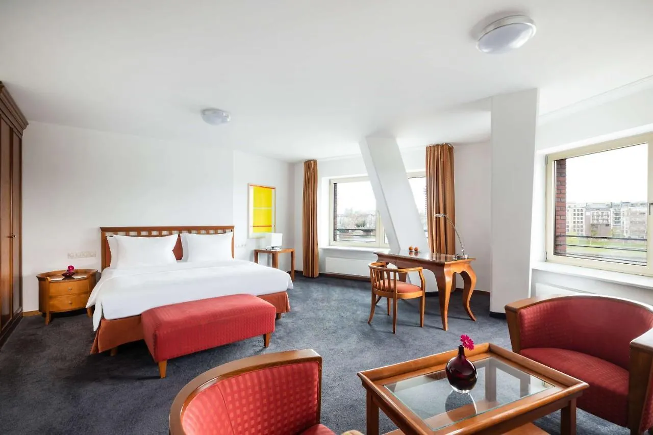 Lindner Hotel Frankfurt Main Plaza, Part Of Jdv By Hyatt Frankfurt am Main