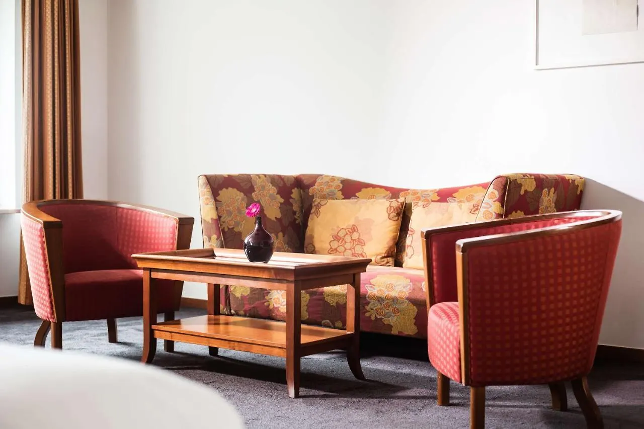 Lindner Hotel Frankfurt Main Plaza, Part Of Jdv By Hyatt Франкфурт-на-Майне 4*,